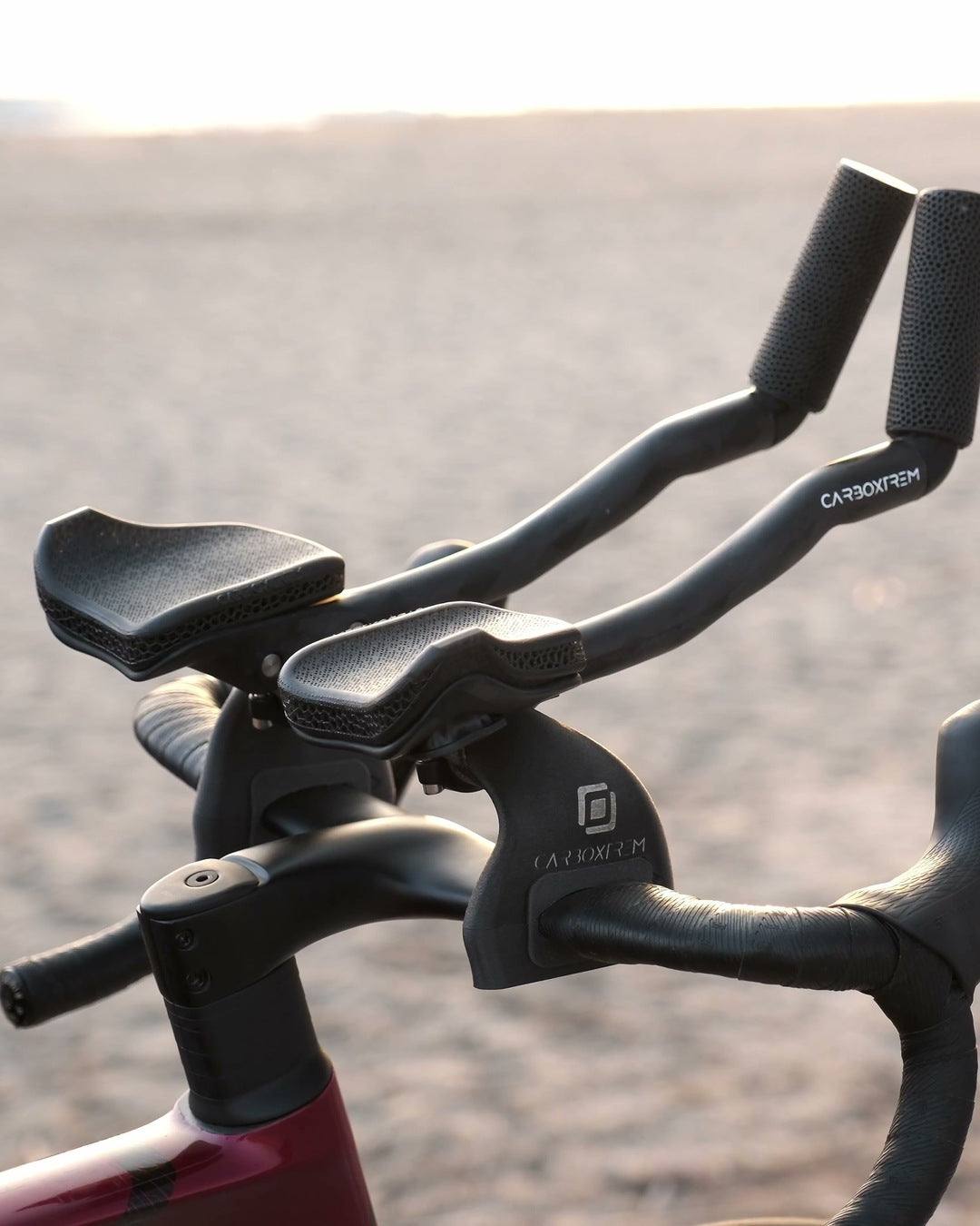 Aero Bars, Bike Computer and Light: How to Share Handlebar Space Without Anything Clashing