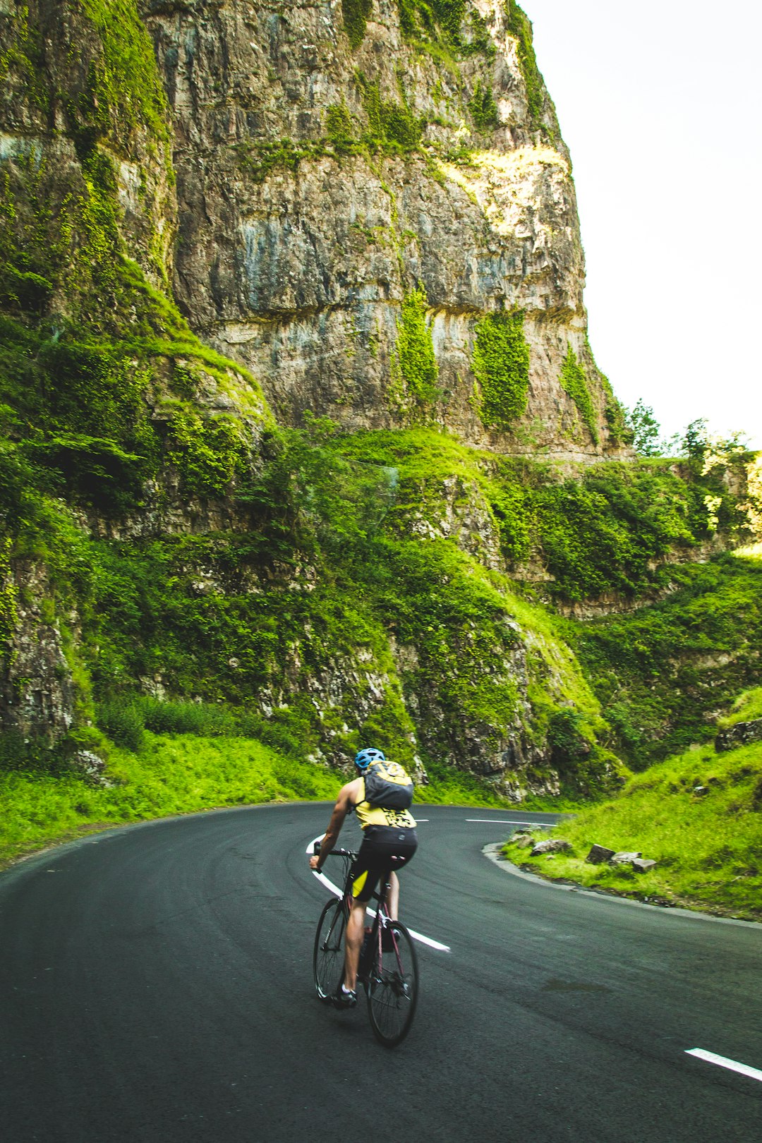 The Technological Revolution in the Manufacturing of Clothing for Cyclists
